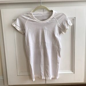 Lululemon Tee